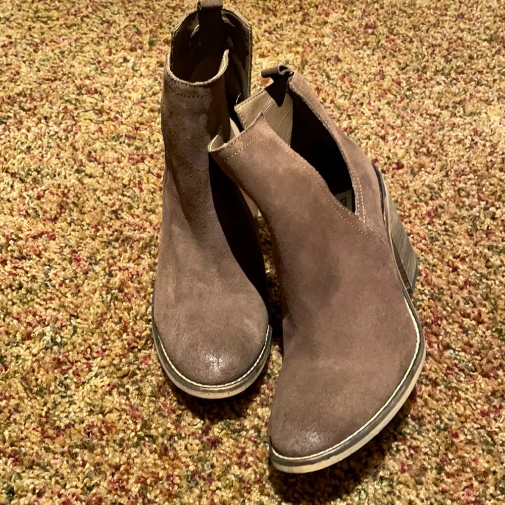 Steve Madden bootie